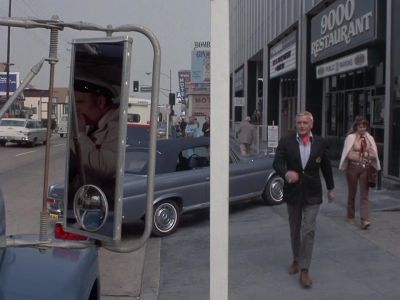 This the truck's gonna move my stuff
outta suite 8O3?
Yeah - Columbo