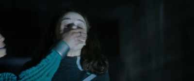 This is the warden.
Stay where you are. - Uglies