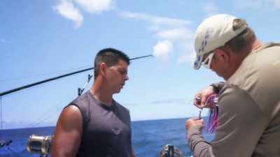 This thing has to hang
absolutely [indistinct] - Deadliest Catch: Bloodline