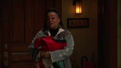 This? This was your
plan? To put on a suit? - Raven's Home