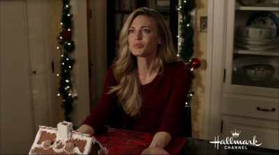 This time, all the rumors
about the bakery are actually true. - Christmas in Love