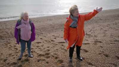 -- This time, I'm spending my mini
break with acting royalty. - Extraordinary Escapes with Sandi Toksvig