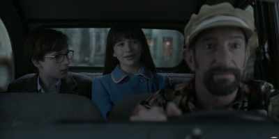 -This town doesn't seem very crowded.
-It's the off-season. - A Series of Unfortunate Events