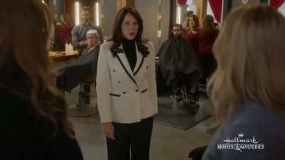 This is unacceptable behavior
from any of my girls, - Cut, Color, Murder