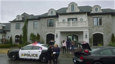 This is unbelievable.
I need to get inside. - Gone Mom: The Disappearance of Jennifer Dulos