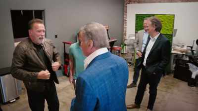 - This is unbelievable.
I'm telling you.
- It's better than cashmere. - Arnold & Sly: Rivals, Friends, Icons