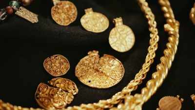 This utterly beautiful collection
of objects tells us that Vikings got - Raiders of the Lost Past with Janina Ramirez