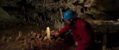 This is very exciting
because we can see traces of soot, - Secrets of the Neanderthals