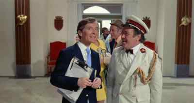This is very lovings, no? - Carry on Abroad