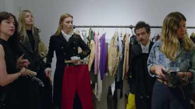 - This is very sophisticated.
- We need... let me see that. - Very Ralph