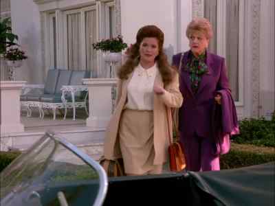 This is Walter's car. - Murder, She Wrote