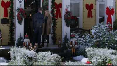 This warmth and tradition,
you can't fake it on TV. - Road to Christmas