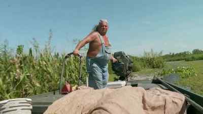 This water's
two inches deep here. - Swamp People