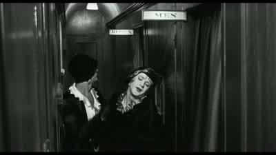 This way, Daphne. - Some Like It Hot