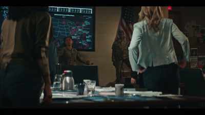 ‐This way. Let's go.
‐The emergency command center, - Y: The Last Man
