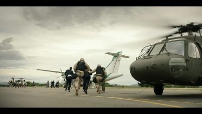 -This way, ma'am.
-Let's go! Let's go! - Tom Clancy's Jack Ryan