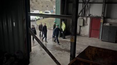 This way. - Shetland
