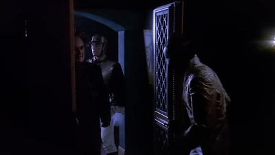 This way. - Babylon 5