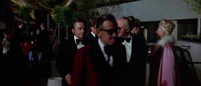 This way. - The Towering Inferno