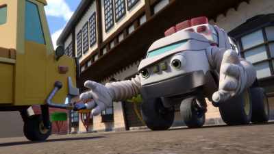 This is way worse than a flat tire. - Mighty Monsterwheelies