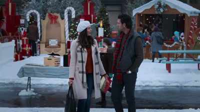 This way, you're gonna
be able to blend in, - A Reason for the Season
