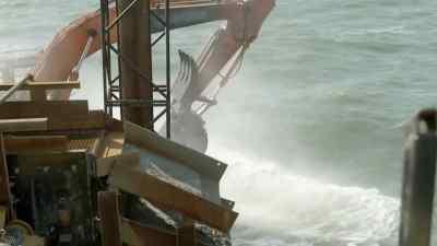 This is what's known
as the Hail Mary. - Bering Sea Gold