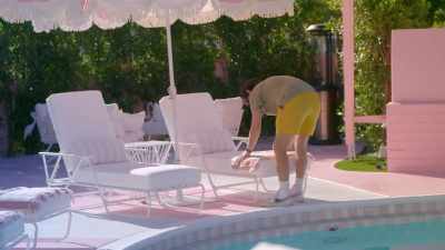 This is where I'm gonna sit
and when people don't act right, - Trixie Motel