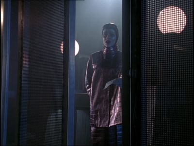 This will show you how to get
out of the building. - Farscape