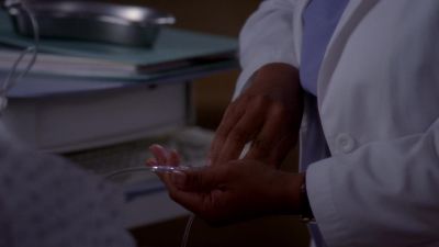 This will shut the pacemaker down. - Grey's Anatomy