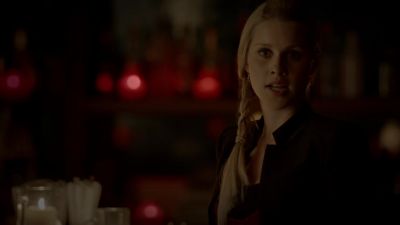 This wind is weird. - The Vampire Diaries