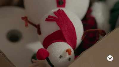 - This? Yeah, - Christmas CEO