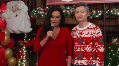 - This year we have some
news we need to share. - A Big Fat Family Christmas