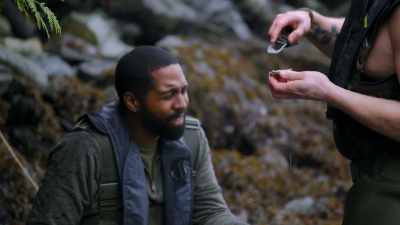 - This is you.
- I've had fried oysters, Chef, - Chefs vs Wild