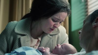 This is your daddy. Remember him. - Call the Midwife