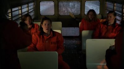 This is your stop, ladies! - Arrow