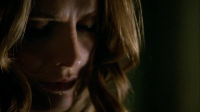 Thomas: Get the gun. She's wasted. - Castle