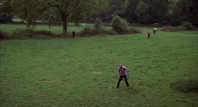 Thomas, he"s coming your way!
Head him off, man! - Scream and Scream Again