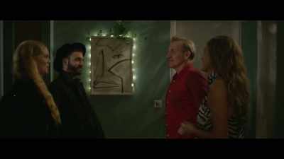 Thomas, this is my parents,
Jo and Rob. - Close to Me