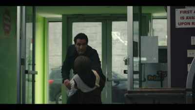 Thomas, nu pot.
Trebuie să plec. - Long Bright River
