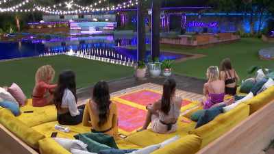>> THOSE ARE ACTUAL DANCE MOVES. - Love Island