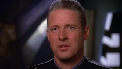 Those aren't Shadow vessels.
Who are they? - Babylon 5