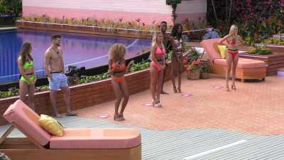 THOSE COME-TO-ME EYES. - Love Island