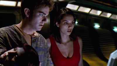 Those hatches aren't gonna keep him
that much longer. - Jason X