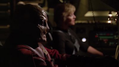 - Those things are firing at us.
- Yes. - Stargate SG-1