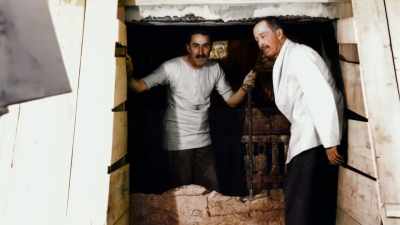 Though he'd dreamt of this moment
for decades, - Tutankhamun: Secrets of the Tomb