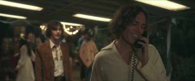♪ Though I knew that
there was something wrong... - Daisy Jones & the Six