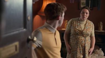 Thought I'd help you get
the kids off to school. - Call the Midwife