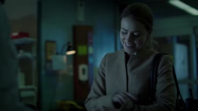 Thought you were gonna
get some sleep, Dr. Railly. - 12 Monkeys