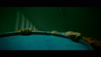 - Thought you said it was booze. - Transporter 3