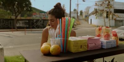 - Three dollars please. - Cherry